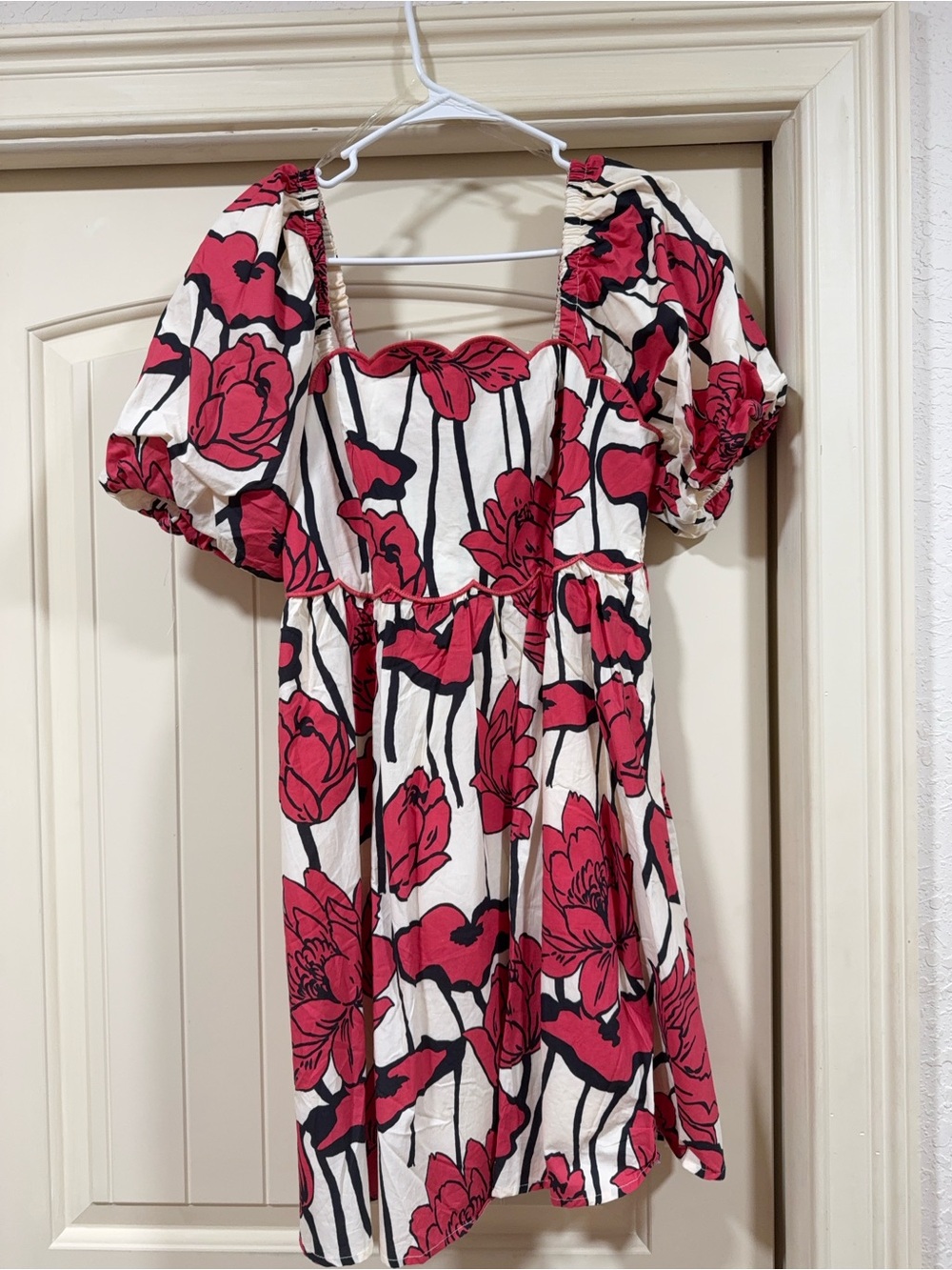 Women’s Red Floral Puff-Sleeve Dress